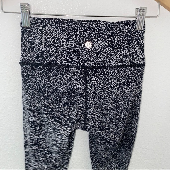 Lululemon Wunder Under HR Tight 2 - Picture 11 of 13